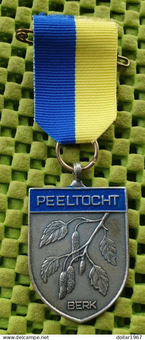 Medaile   :  Peeltocht "Berk " - W.S.V- St.Willibrord Deurne. -  Original Foto  !!  Medallion  Dutch - Andere & Zonder Classificatie