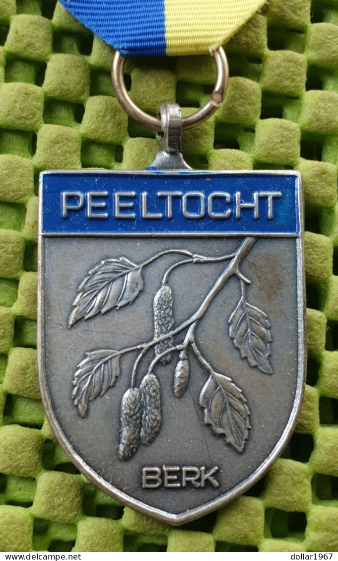 Medaile   :  Peeltocht "Berk " - W.S.V- St.Willibrord Deurne. -  Original Foto  !!  Medallion  Dutch - Andere & Zonder Classificatie