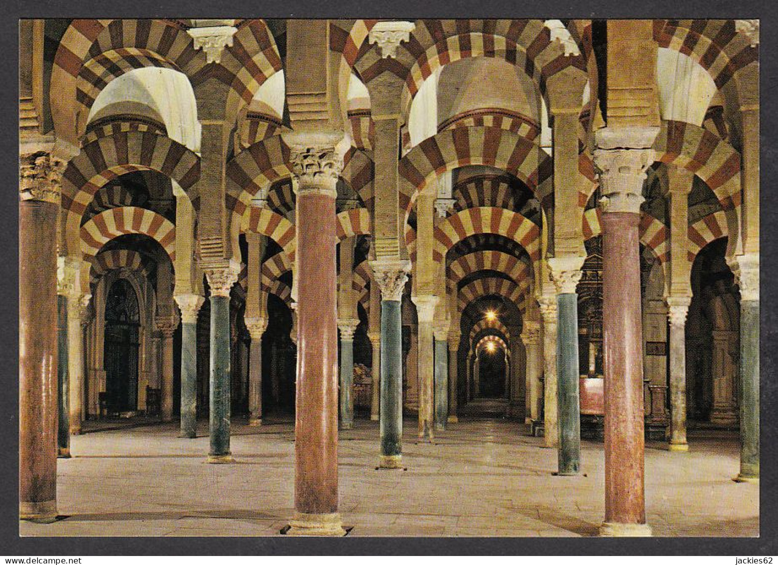 091204/ CÓRDOBA, Mezquita-catedral, Columnas - Córdoba