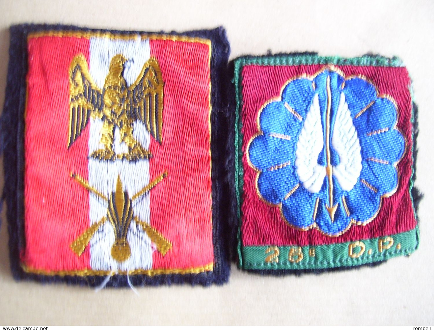 RARE - LOT 2 INSIGNES : INSIGNE TISSU : 15e DIVISION D'INFANTERIE & INSIGNE TISSU 25e DIVISION PARACHUTISTE - (25e D.P) - Autres & Non Classés