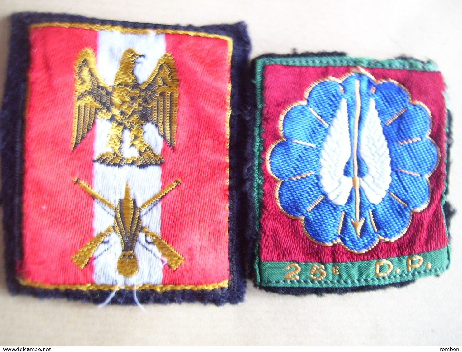 RARE - LOT 2 INSIGNES : INSIGNE TISSU : 15e DIVISION D'INFANTERIE & INSIGNE TISSU 25e DIVISION PARACHUTISTE - (25e D.P) - Autres & Non Classés