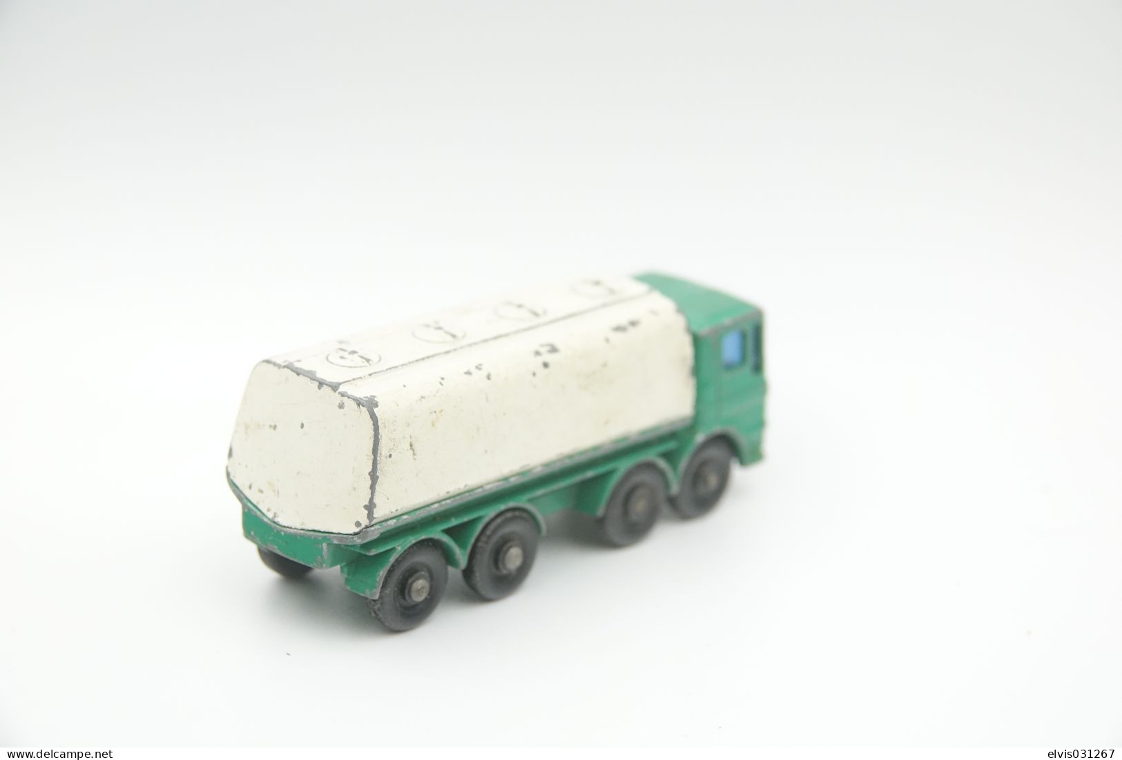 Matchbox Lesney 32C2 LEYLAND PETROL TANKER - Regular Wheels, Issued 1968, Scale 1/64 - Matchbox (Lesney)