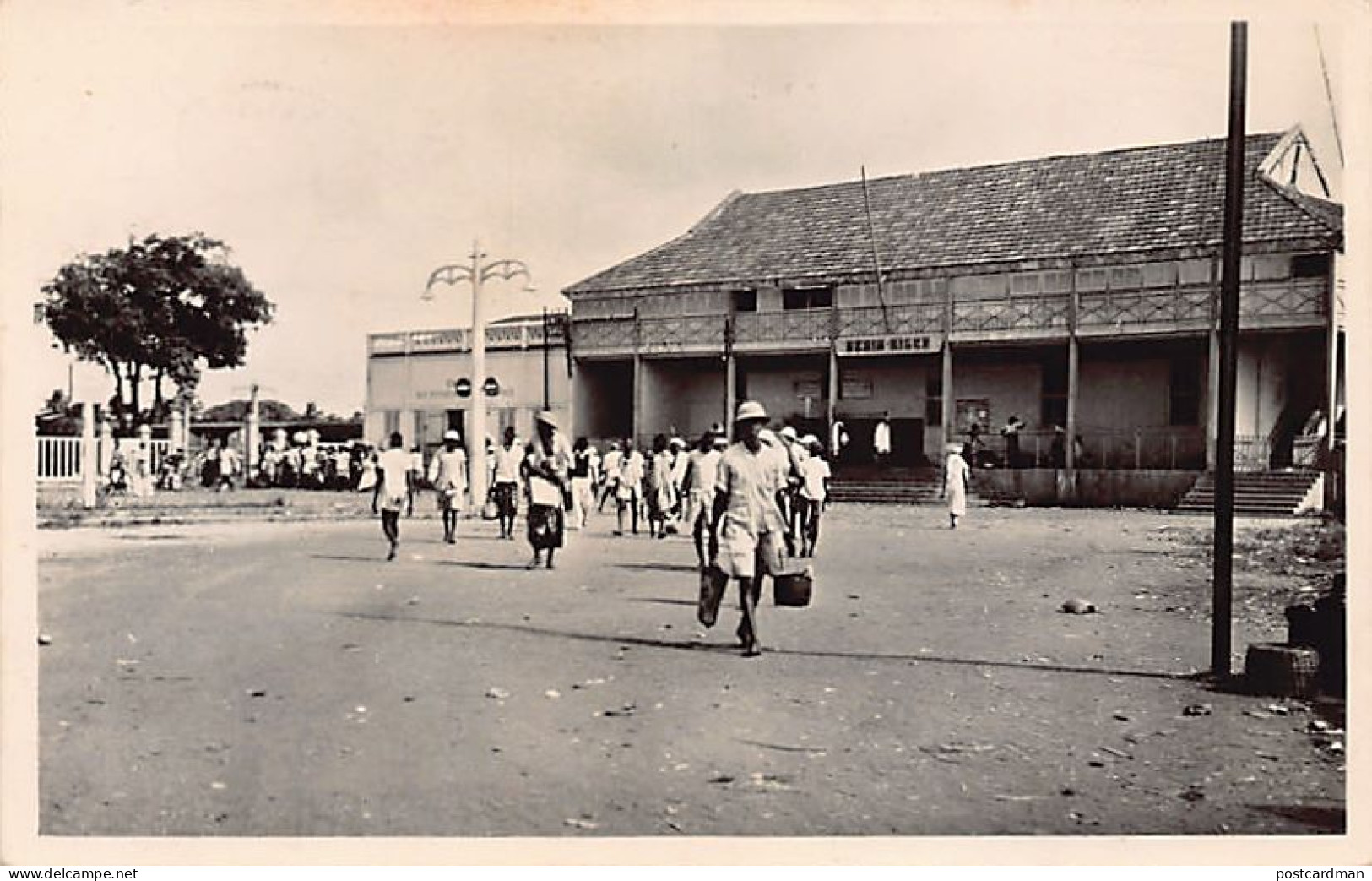 Bénin - COTONOU - Sortie De La Gare - Ed. J.-L. Fontanon 32 - Benin