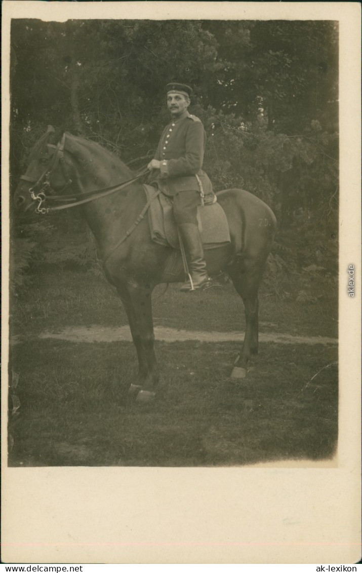 Ansichtskarte  Soldat Reitet Auf Pferd 1915 Privatfoto - Personen