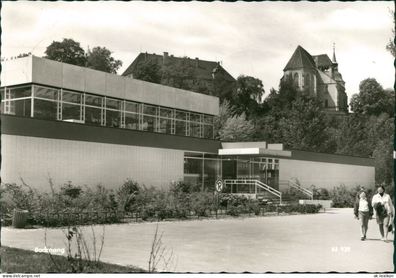 Backnang Straßen Partie Mit Gebäude, Leute, Blick Zur Kirche 1970 - Backnang