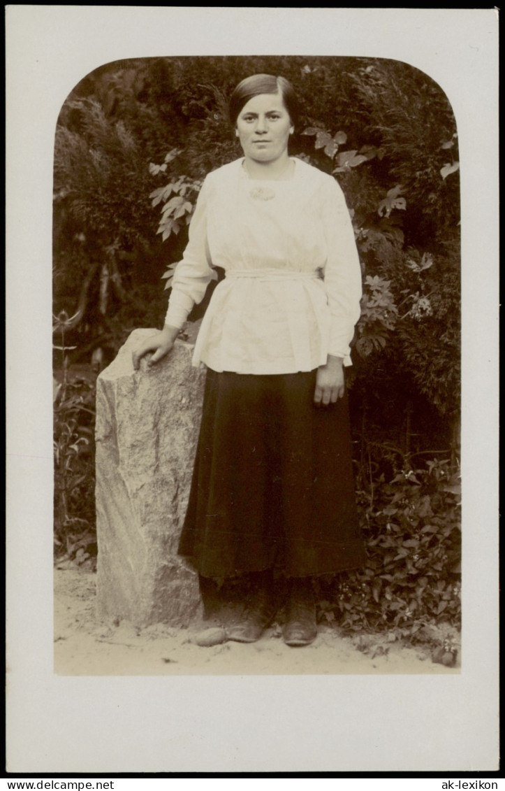 Foto  Menschen / Soziales Leben - Frau Mode Zeitgeschichte 1922 Foto - People