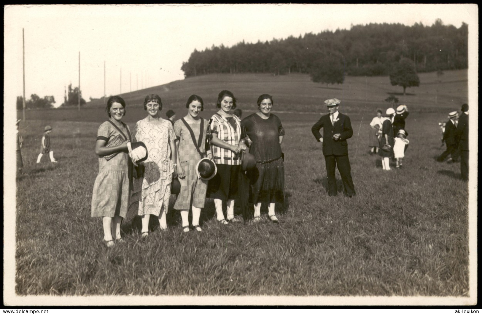 Junge Frauen Auf Dem Feld Mode Zeitgeschichte 1928 Privatfoto Foto - People