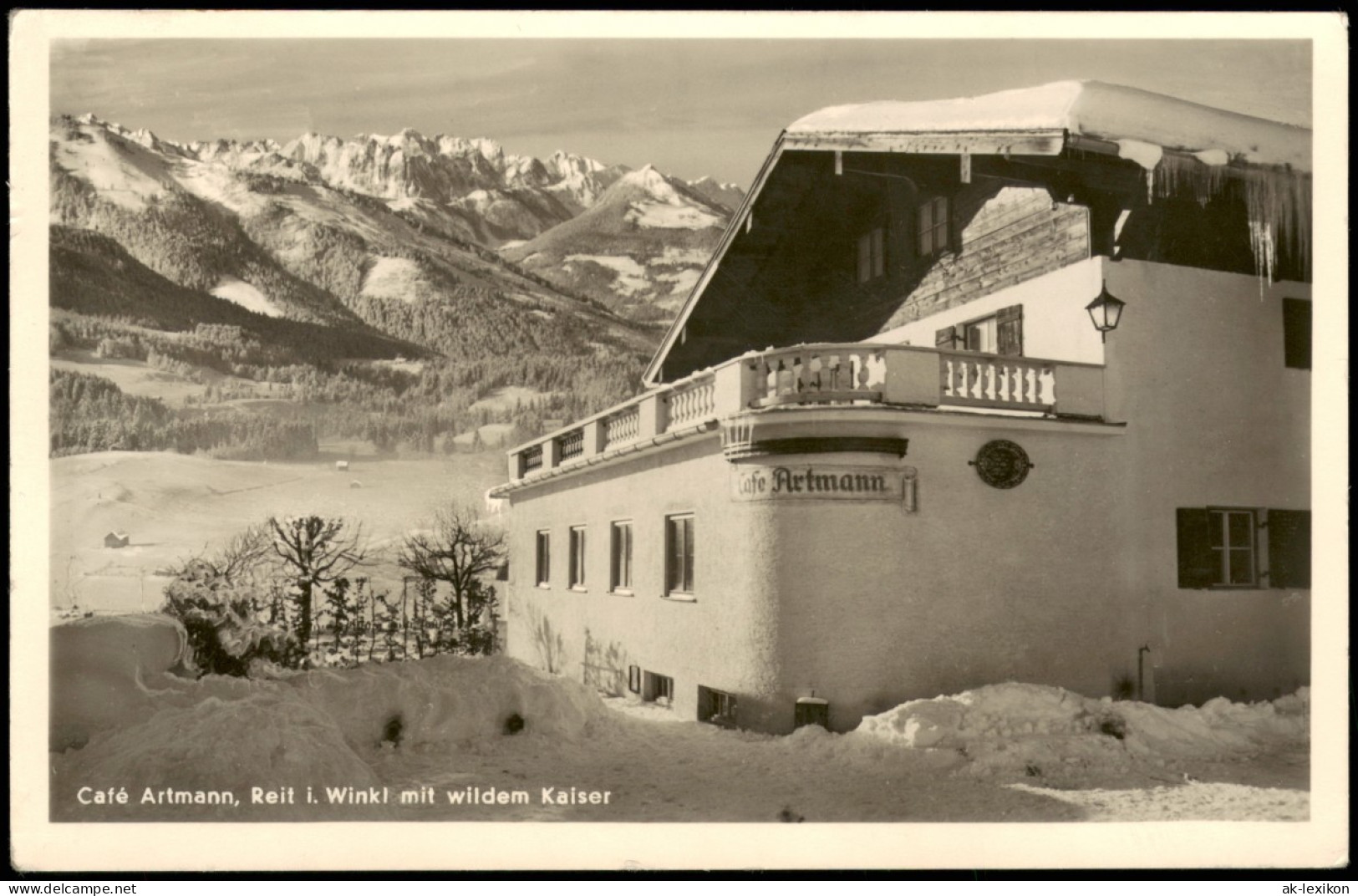 Ansichtskarte Reit Im Winkl Café Artmann, Ortsansicht Mit Wildem Kaiser 1953 - Reit Im Winkl