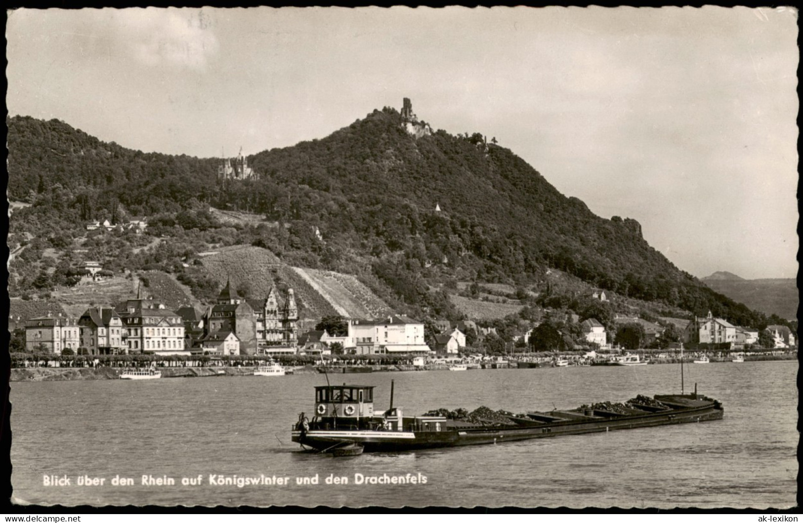 Königswinter Rhein Frachtschiff Passiert Königswinter Und Den Drachenfels 1966 - Königswinter