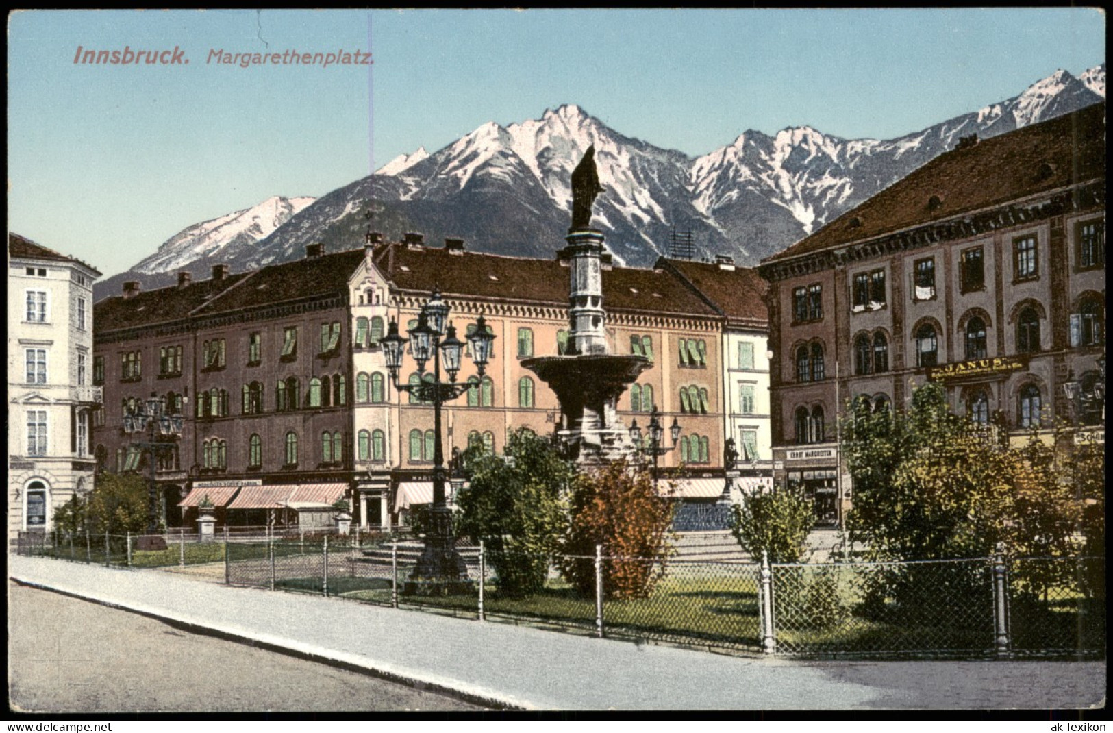 Innsbruck Margarethenplatz, Denkmal, Im Hintergrund Alpen-Berge 1910 - Innsbruck