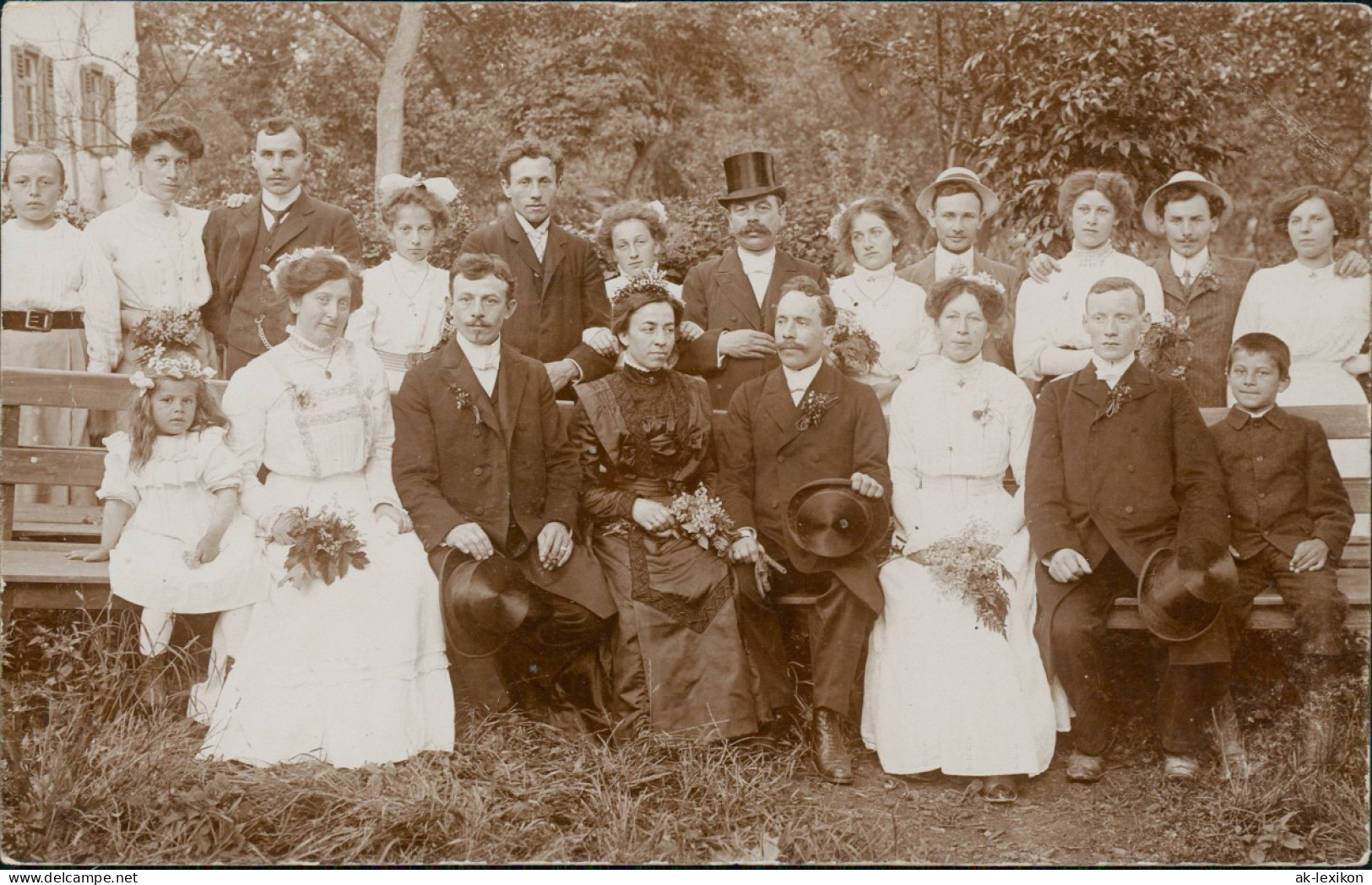 Soziales Leben: Gruppenfoto (vermtl. Hochzeitsgesellschaft) 1920 Privatfoto - Non Classificati