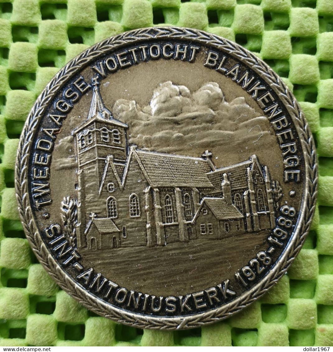 Medaile :2 X Penningen: Tweedaagse Voettocht Blankenberge 1928 -1988 /  1858-1991  - Original Foto  !!  Medallion  Belg - Other & Unclassified