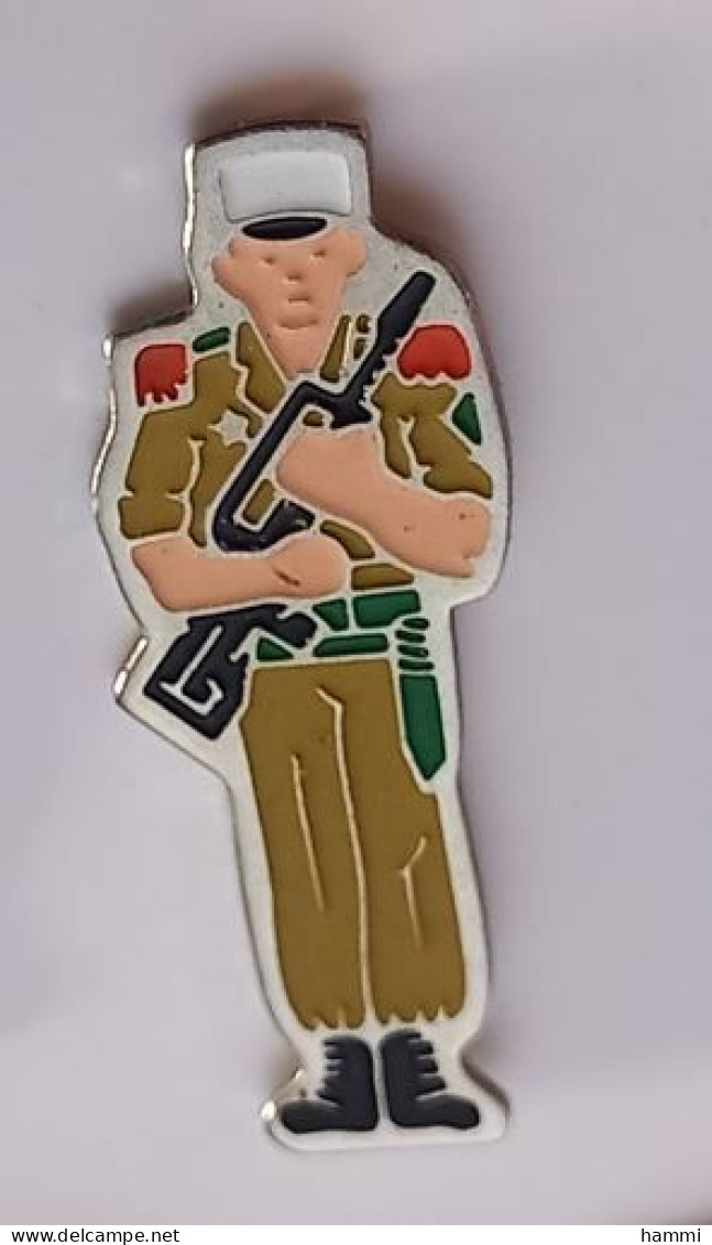 N449 Pin's Militaire Soldat Soldier Zouave Légionnaire GI ? De Quel Pays ? Légionnaire Petit Modèle Achat Immédiat - Militaria
