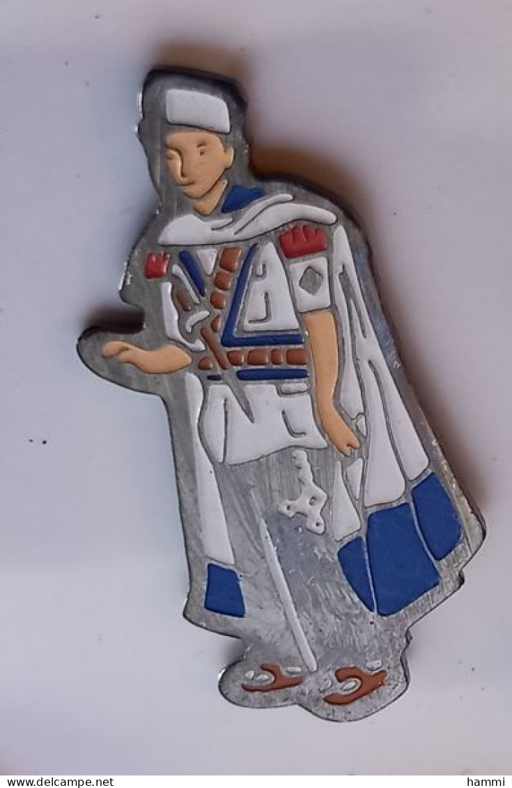 N442 Pin's Militaire Soldat Soldier Zouave Légionnaire GI ? De Quel Pays ? INFIRMIER Achat Immédiat - Militari