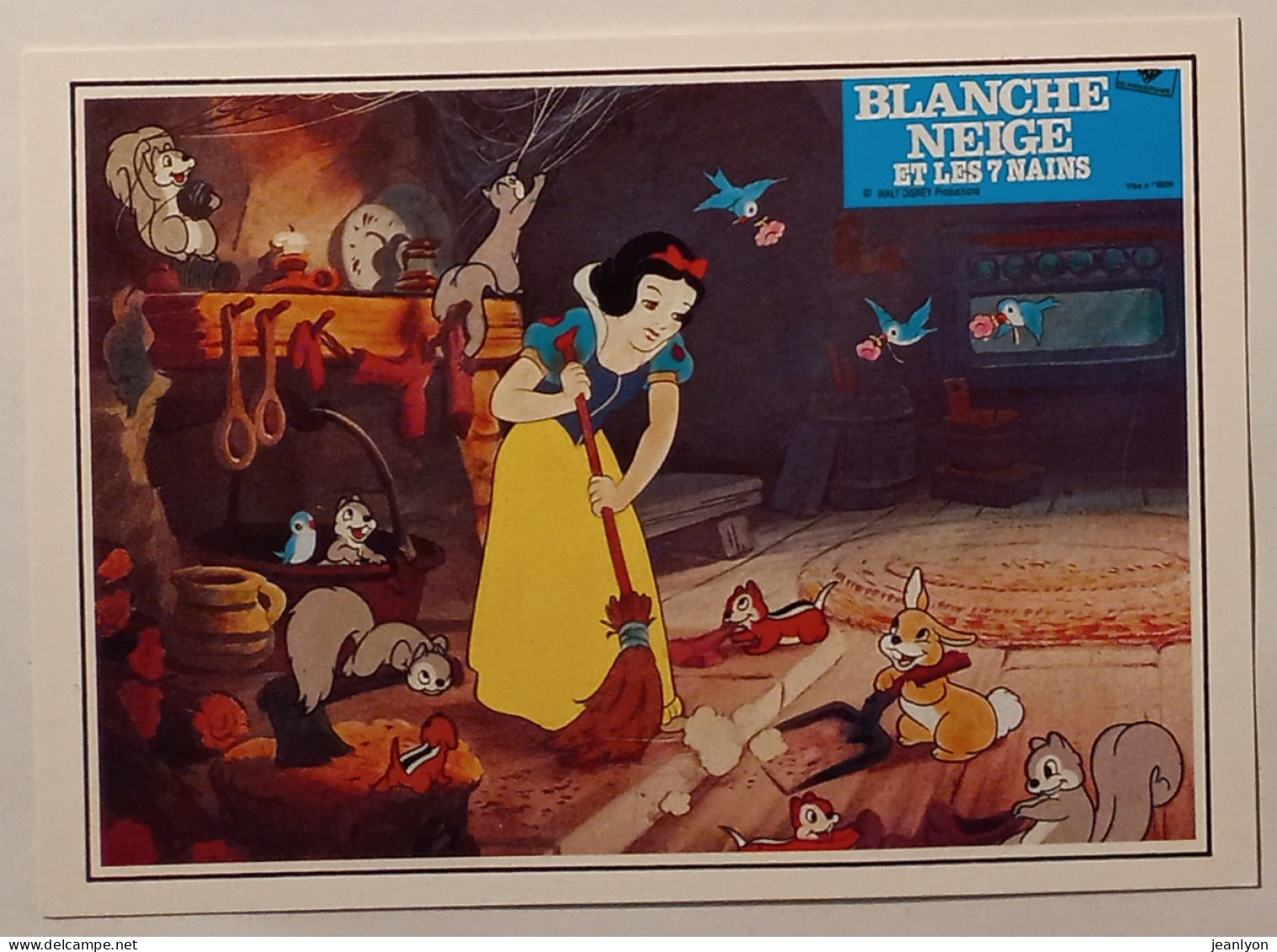 DISNEY - BLANCHE NEIGE ET LES 7 NAINS - Balai - Lapin / Ecureuil / Oiseau - Carte Postale - Autres & Non Classés