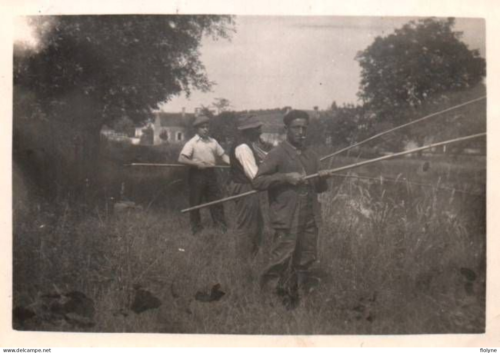 Thème PÊCHE - Photo Ancienne Originale - Pêcheurs à La Ligne - 6x8.5 Cm - Pesca