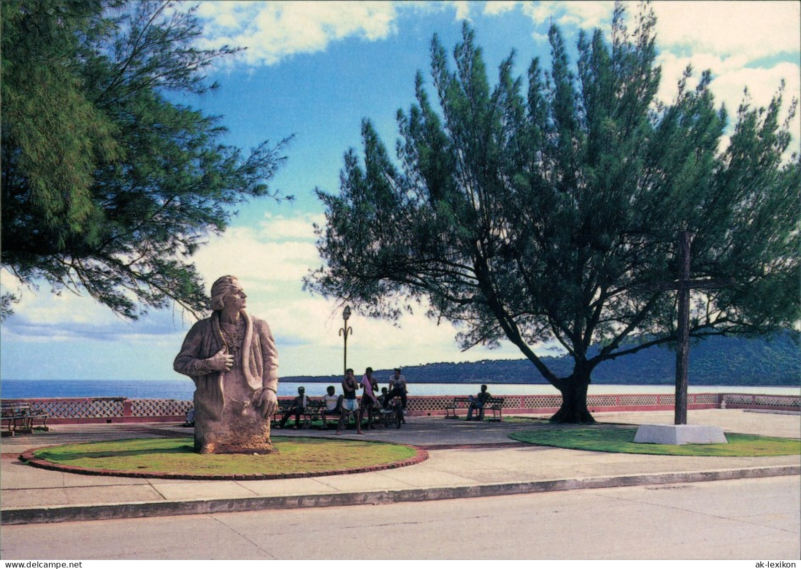Postcard Baracoa Parque Colón Guantanamo 1990 - Cuba