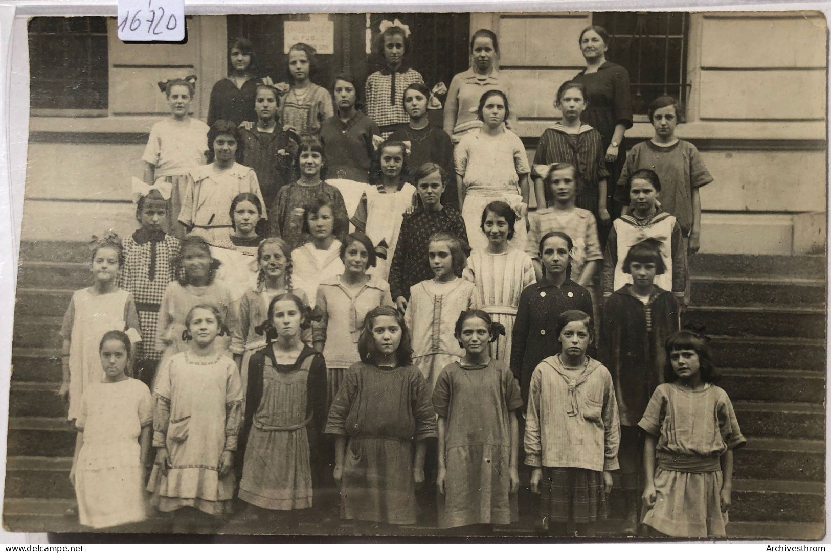 Classe De Jeunes Filles - à Yverdon (ou Région) (16'720) - Yverdon-les-Bains 