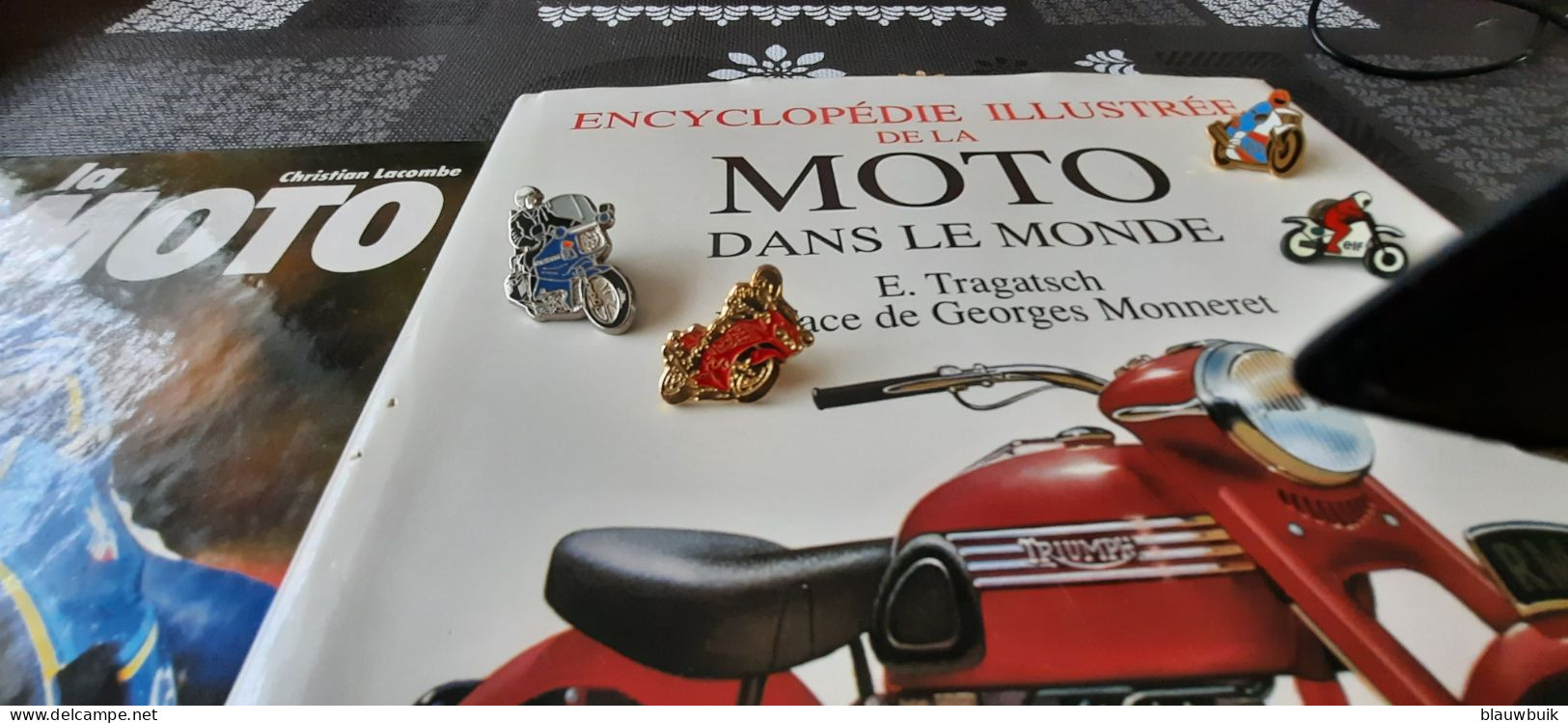 3x Motorboeken + 5 Motorpins - Motorrad