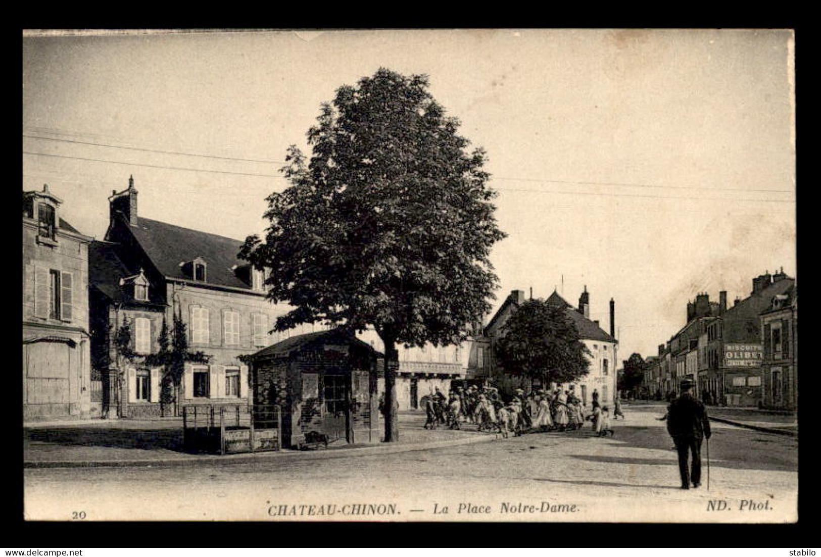 58 - CHATEAU-CHINON - PLACE NOTRE-DAME - Chateau Chinon