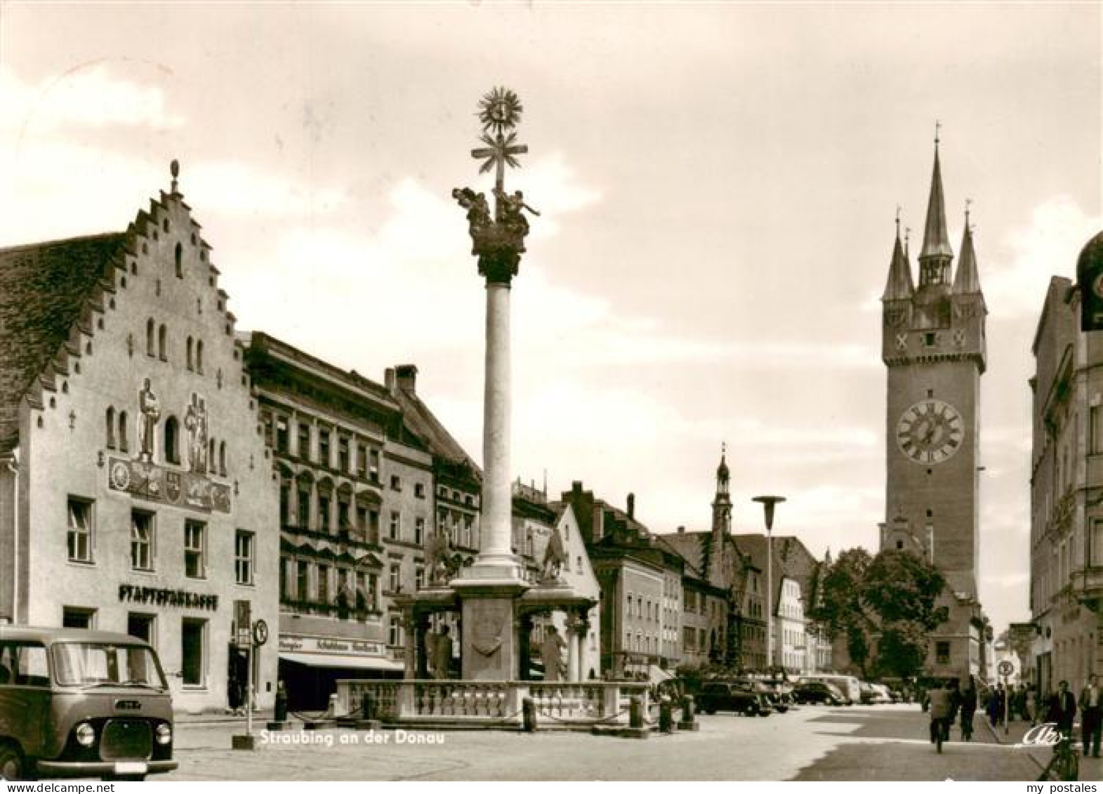 73970964 Straubing Stadtplatz Mit Stadtsparkasse Pestsaeule - Straubing