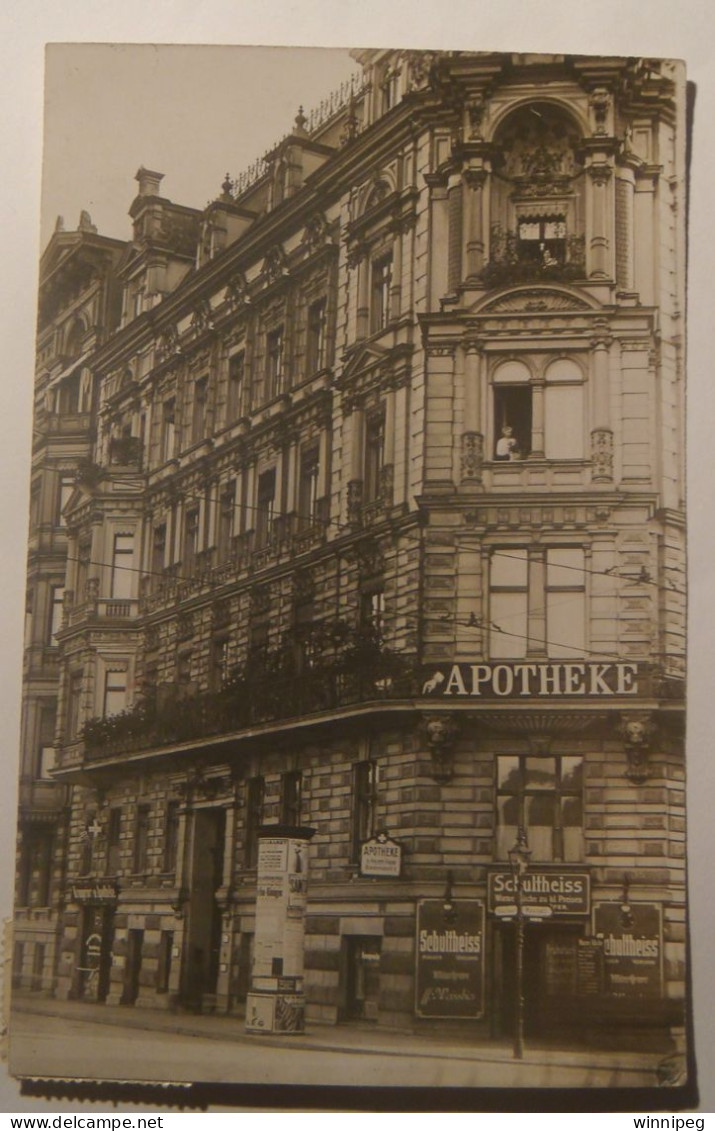 Berlin.Tiergarten.Corner Roonstrasse & Hindersinstrasse.Apotheke.Schultheiss.store.RPPC.1914 - Dierentuin