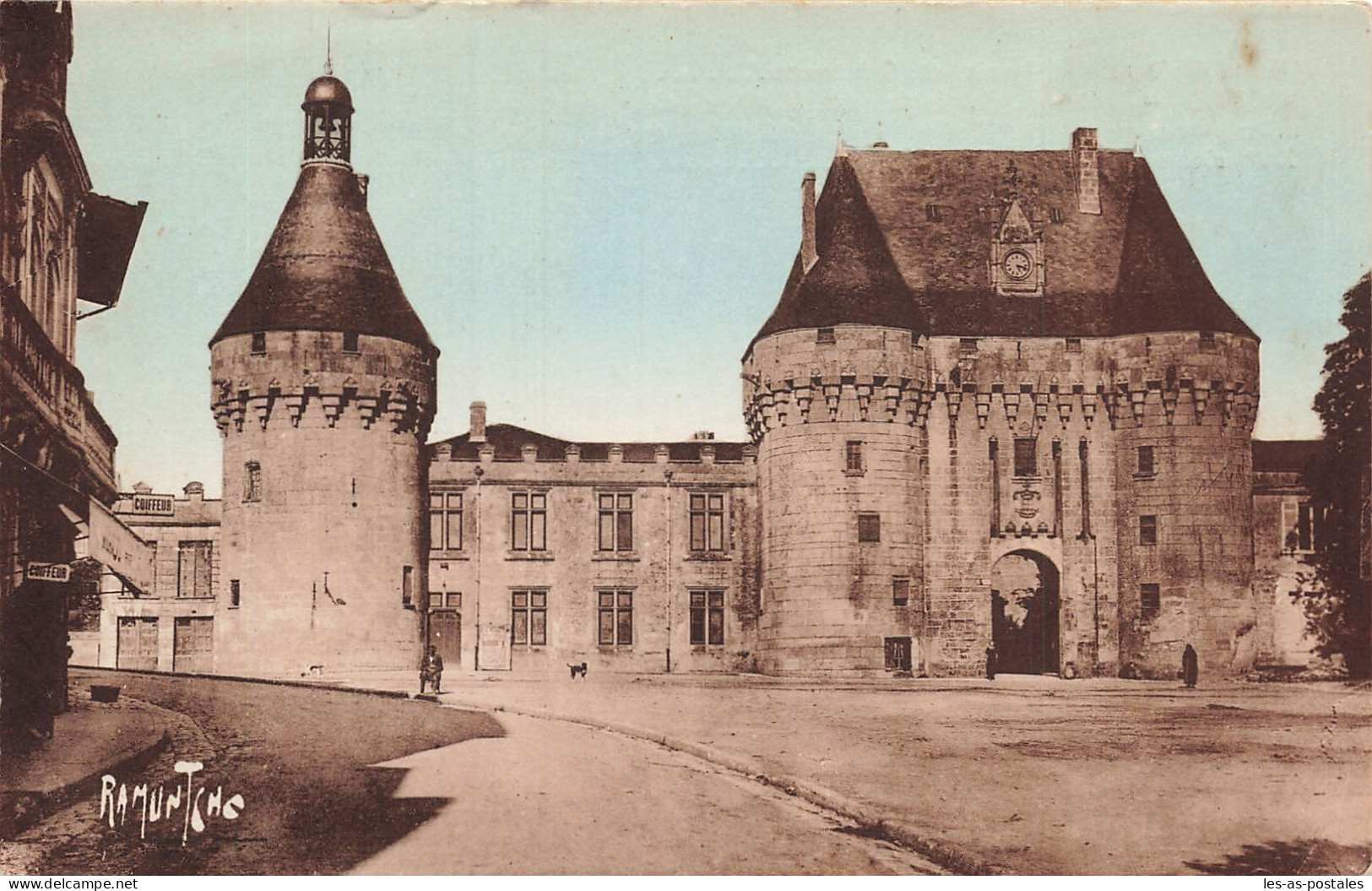 17 JONZAC LE CHÂTEAU - Jonzac