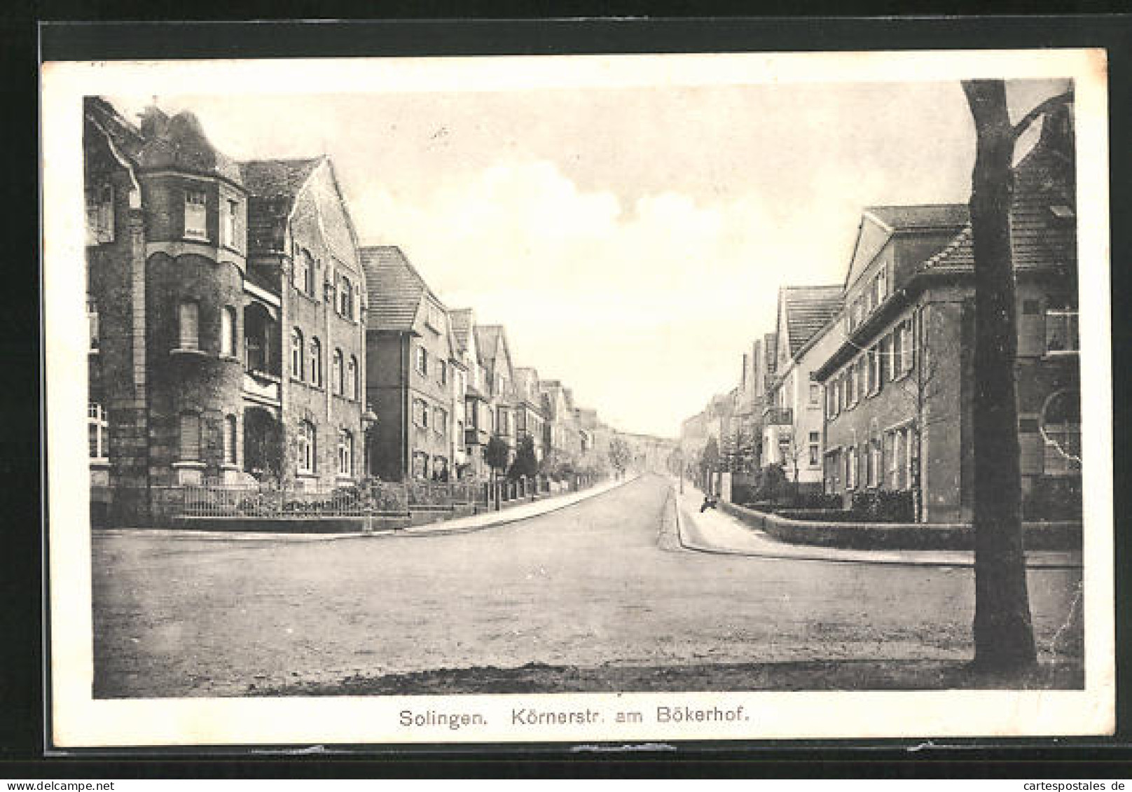 AK Solingen, Körnerstrasse Am Bökerhof Mit Baum  - Solingen