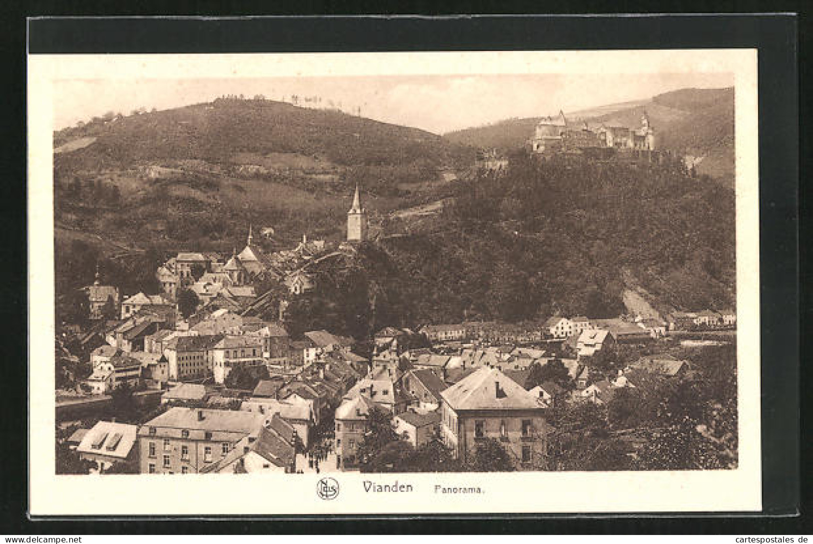 AK Vianden, Panoramablick Auf Ort  - Vianden