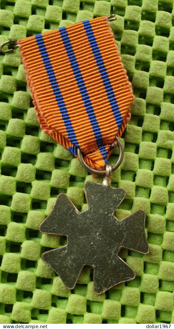 Medaile   :  10x Keer Gelopen Avondvierdaagse N.W.B. Nijmegen  -  Original Foto  !!  Medallion  Dutch - Altri & Non Classificati