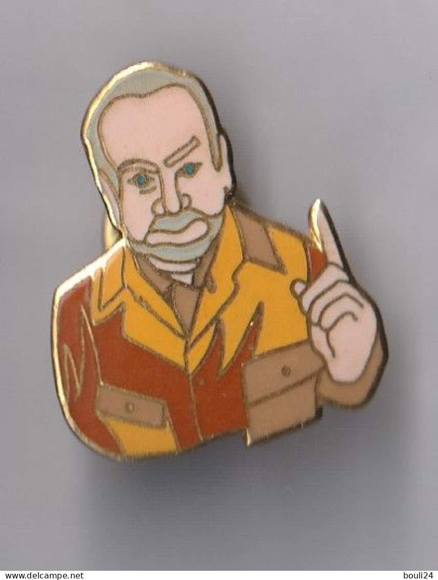 PIN'S THEME PERSONNAGE POLITIQUE  CHARLES HERNU  DU BEBETE SHOW - Personaggi Celebri