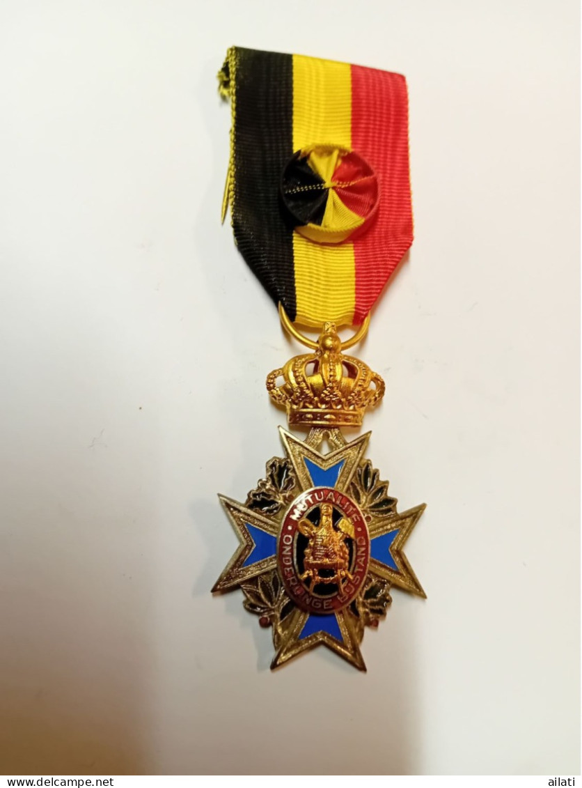 Une Médaille Belges De Travaille - Professionals / Firms