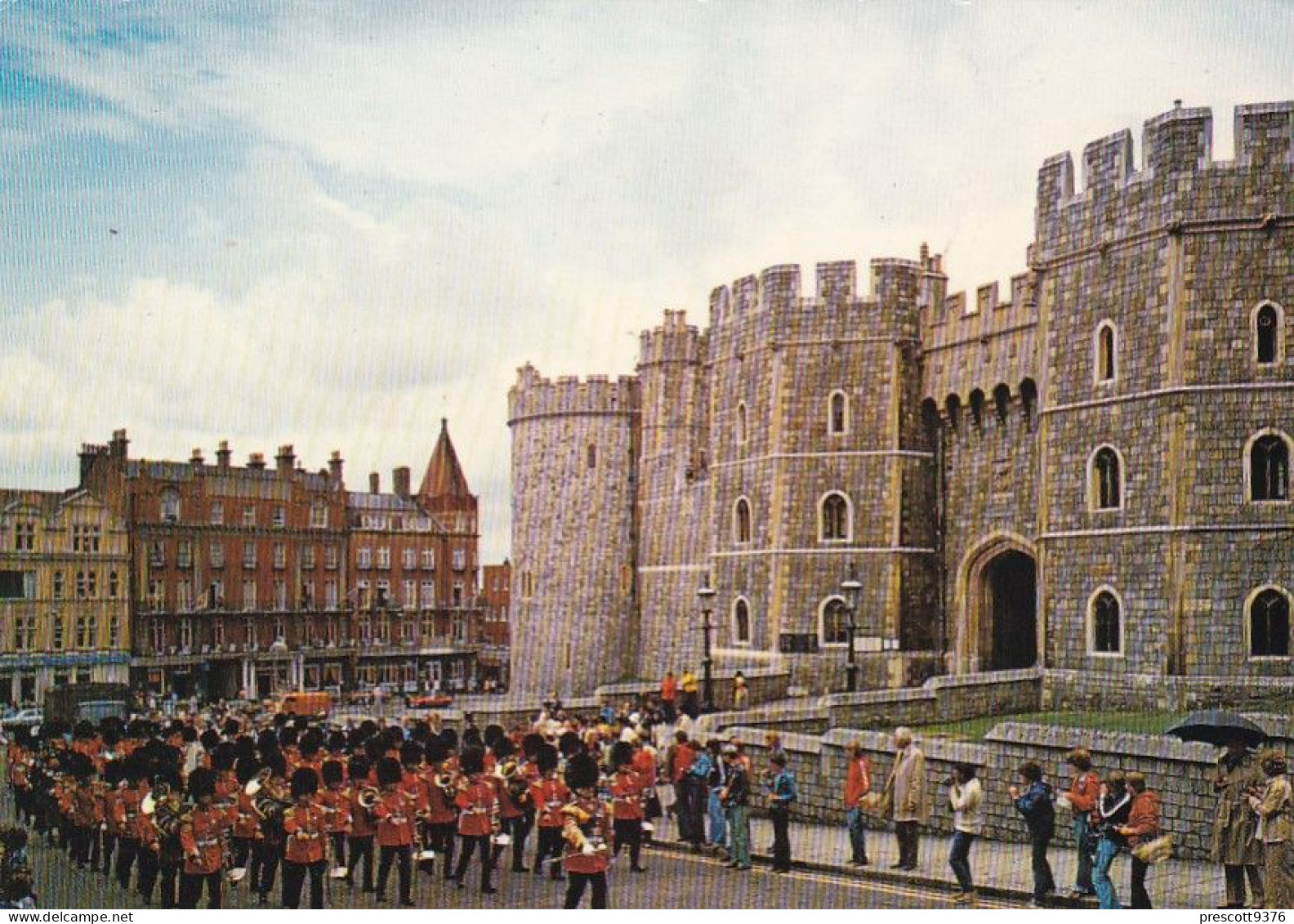 Windsor Castle, Band Of The Irish Guards -  Berkshire - Unused Postcard, Ber1 - Windsor