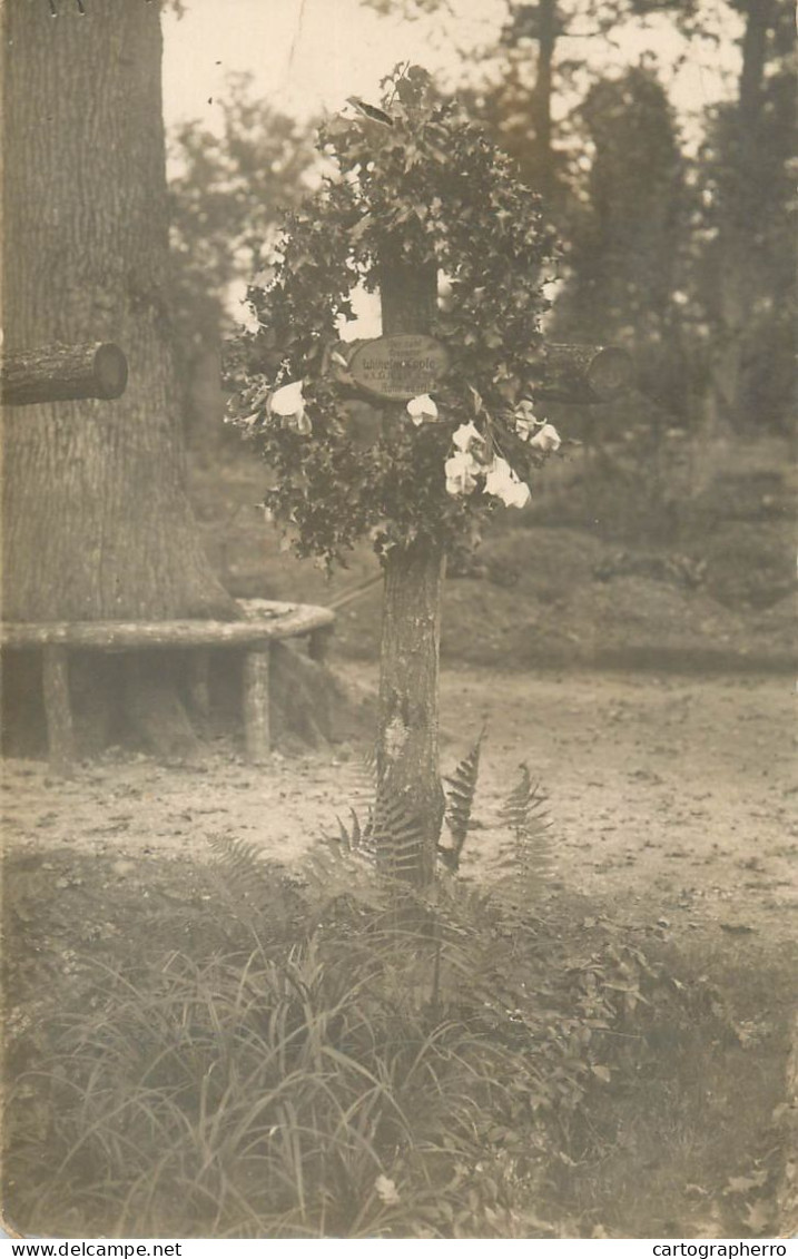 War Cemetery Tomb Grave Photo Postcard - War Cemeteries