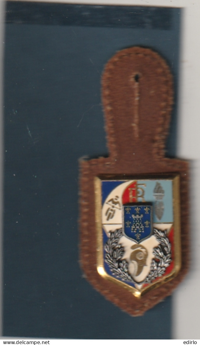 *** MILITARIA **   Médaille Avec Baudrier Cuir CRS Unité Motocycliste. Compagnie Républicaine De Sécurité   Yoestar Sens - Frankrijk