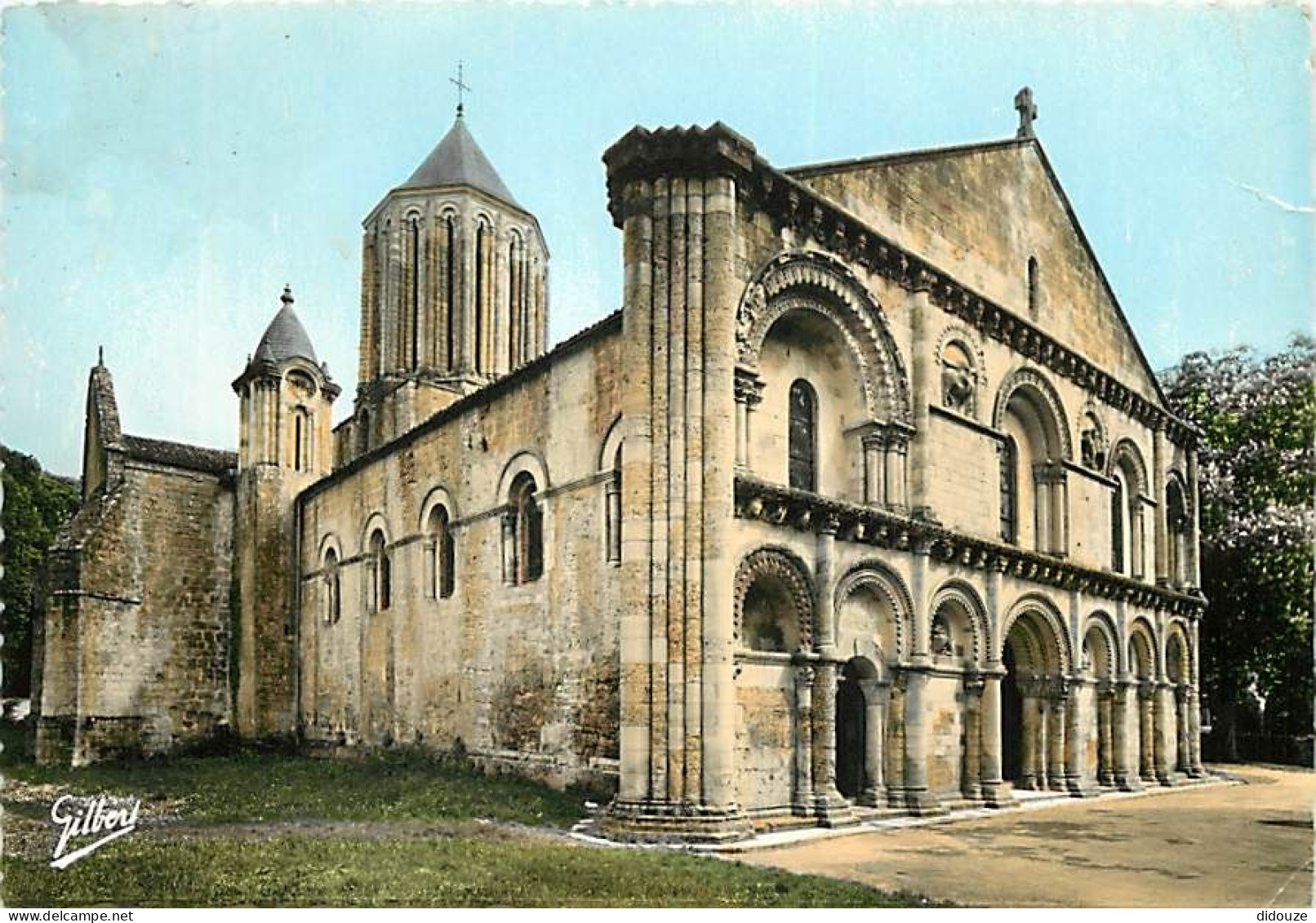 17 - Surgères - L'Eglise Notre-Dame - CPM - Voir Scans Recto-Verso - Surgères