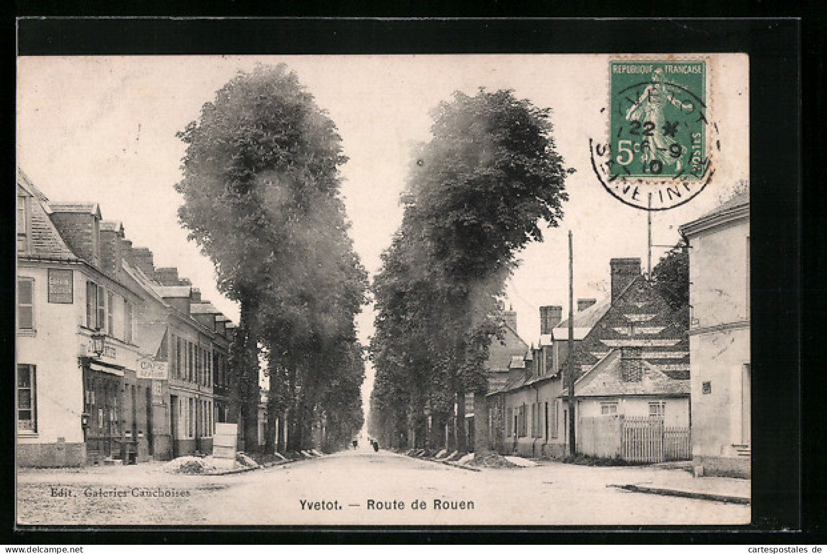 CPA Yvetot, Route De Rouen  - Yvetot