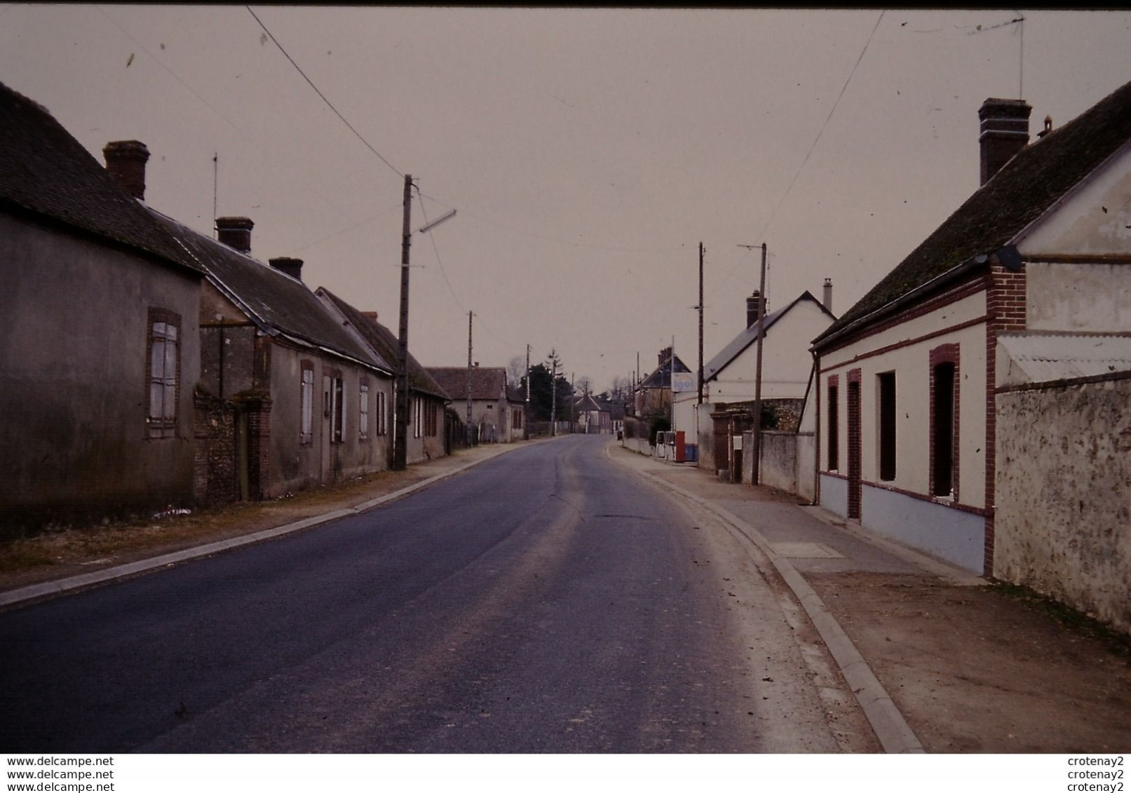 Photo Diapo Diapositive Slide 28 LAONS Vers Brézolles Pompes à Essence PUB IGOL Le 23/02/1996 VOIR ZOOM - Diapositives (slides)