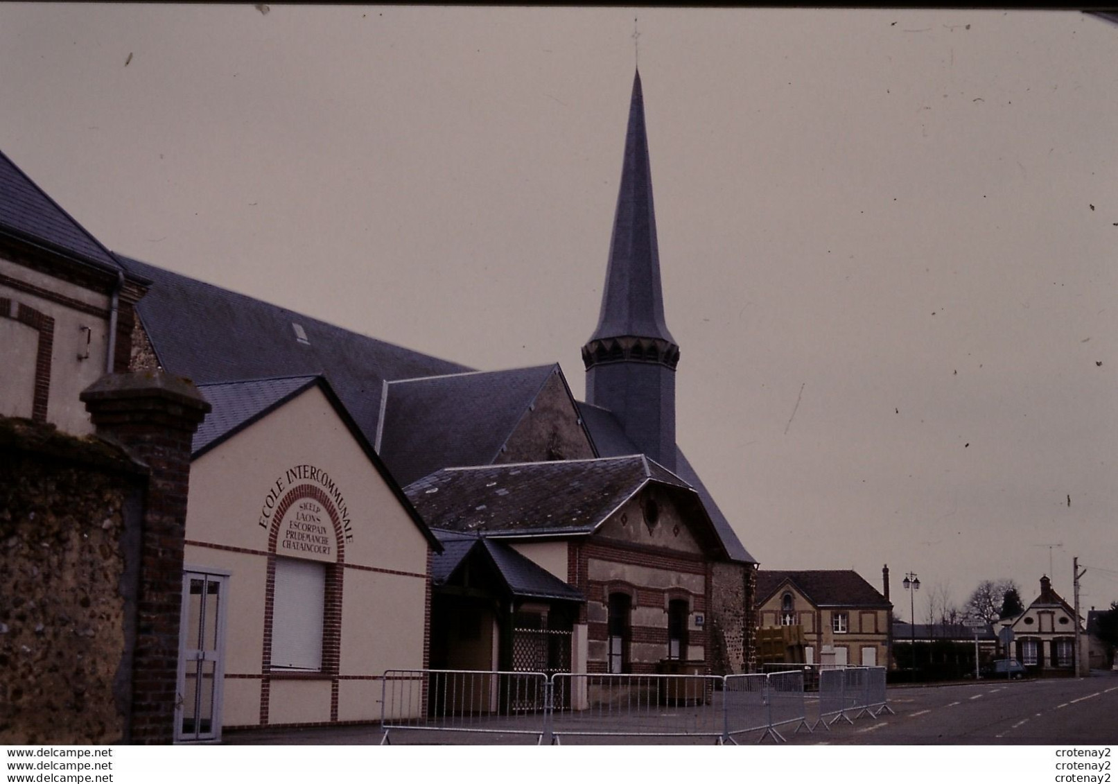 Photo Diapo Diapositive Slide 28 LAONS Vers Brézolles Ecole Intercommunale Eglise Le 23/02/1996 VOIR ZOOM - Diapositives