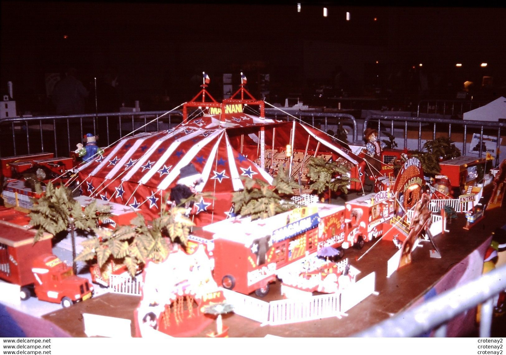 Photo Diapo Diapositive Slide Originale Expo MODELISME Maquette Chapiteau Du CIRQUE MAGNANI Le 09/10/1999 VOIR ZOOM - Diapositives