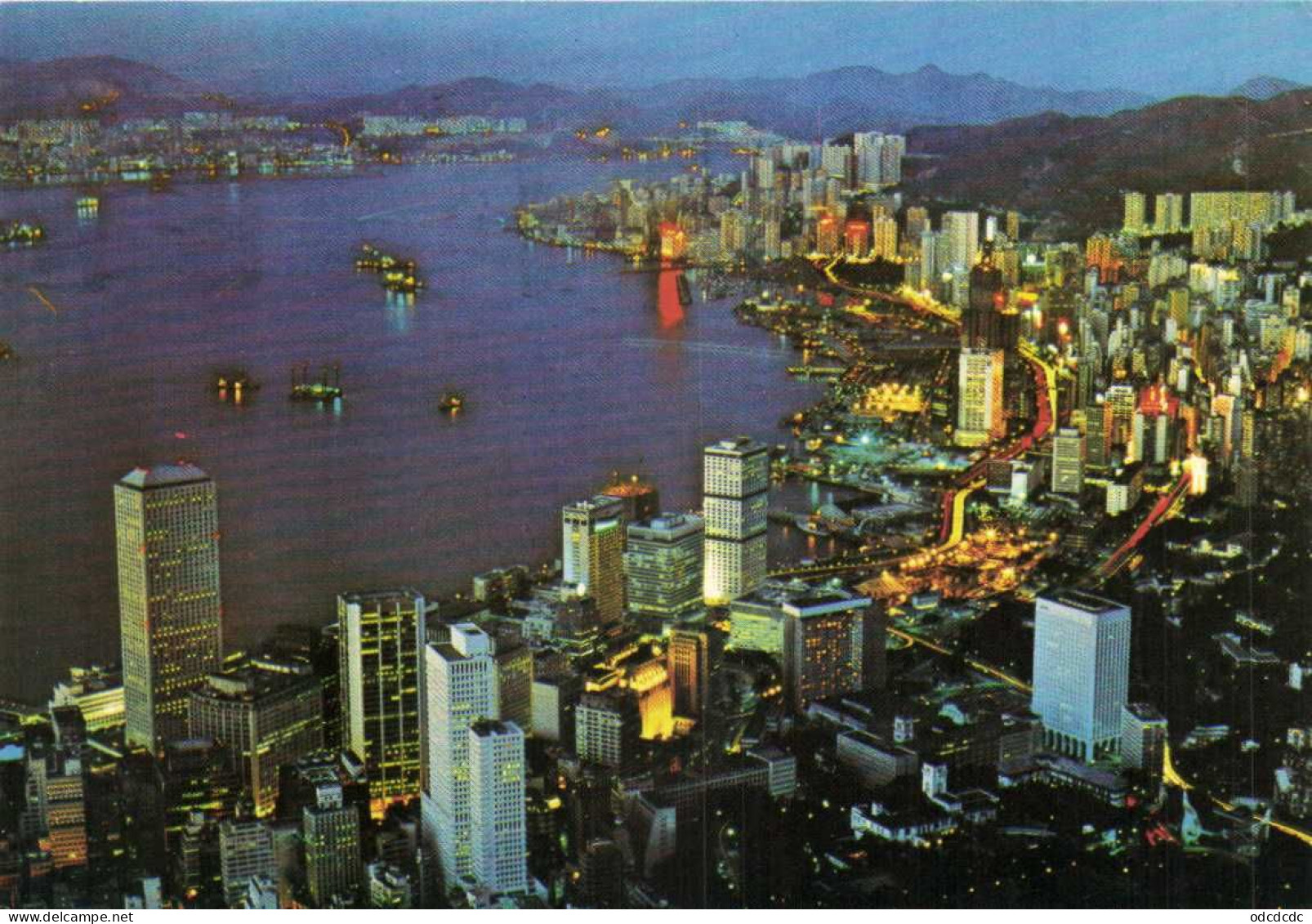 CPSM  Grand Format Hong Kong By Nighr Glimmers Like Stars Colorisée RV Beau Timbre Hilg Kong - Chine (Hong Kong)