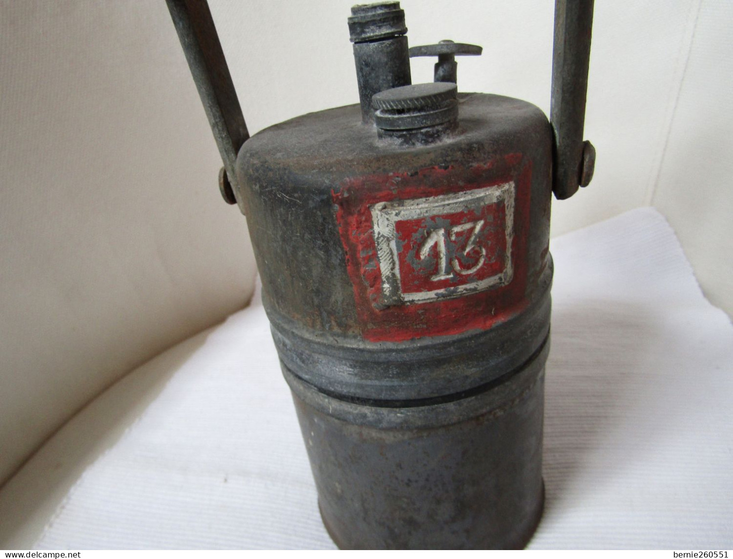 Ancienne Lampe De Mineur Au Carbure, Portant Le N 13 - Herramientas Antiguas