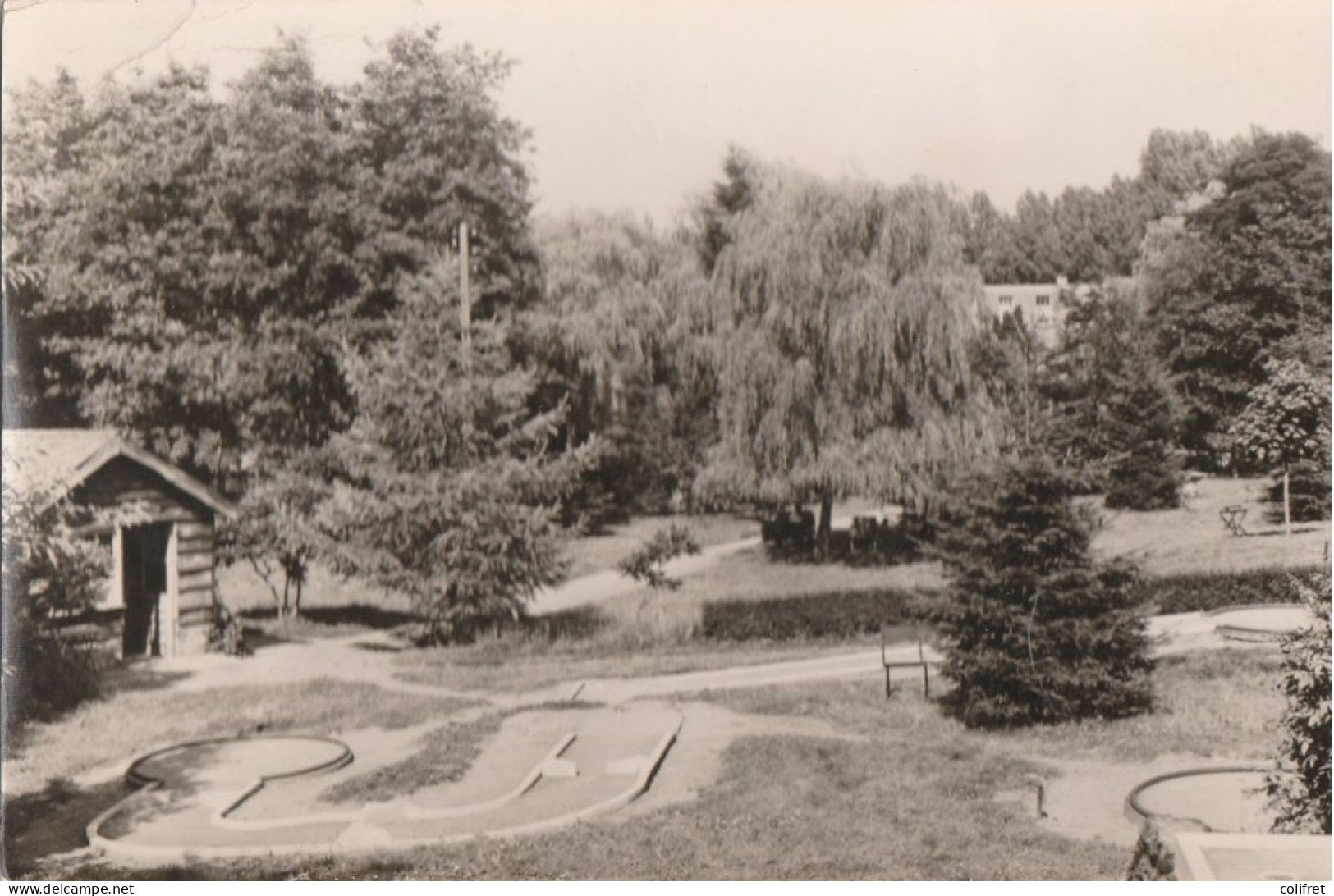 Brabant Wallon  -  Chaumont - Gistoux  -  "Les Acacias"  -  Golf Miniature - Chaumont-Gistoux