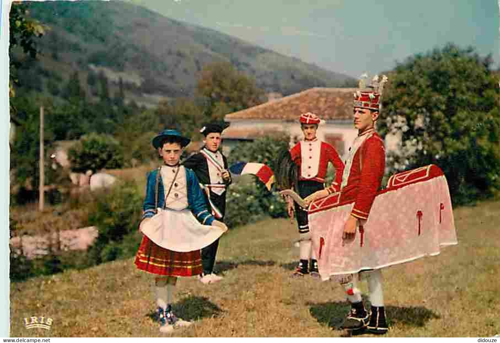 Folklore - Danses - Pays Basque - Danse Souletine - Groupe Folklorique De Mme Servant - Ispoure - Carte Neuve - Voir Sca - Dances