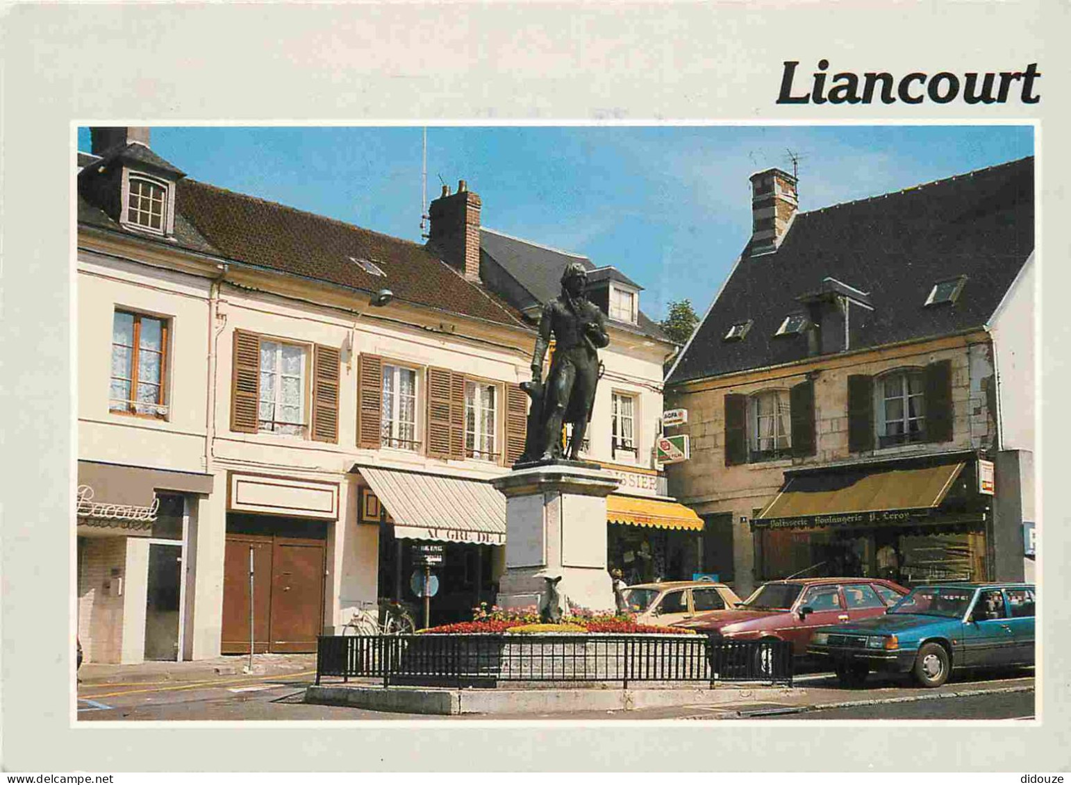 60 - Liancourt - Place De La Rochefoucauld - Automobiles - CPM - Voir Scans Recto-Verso - Liancourt