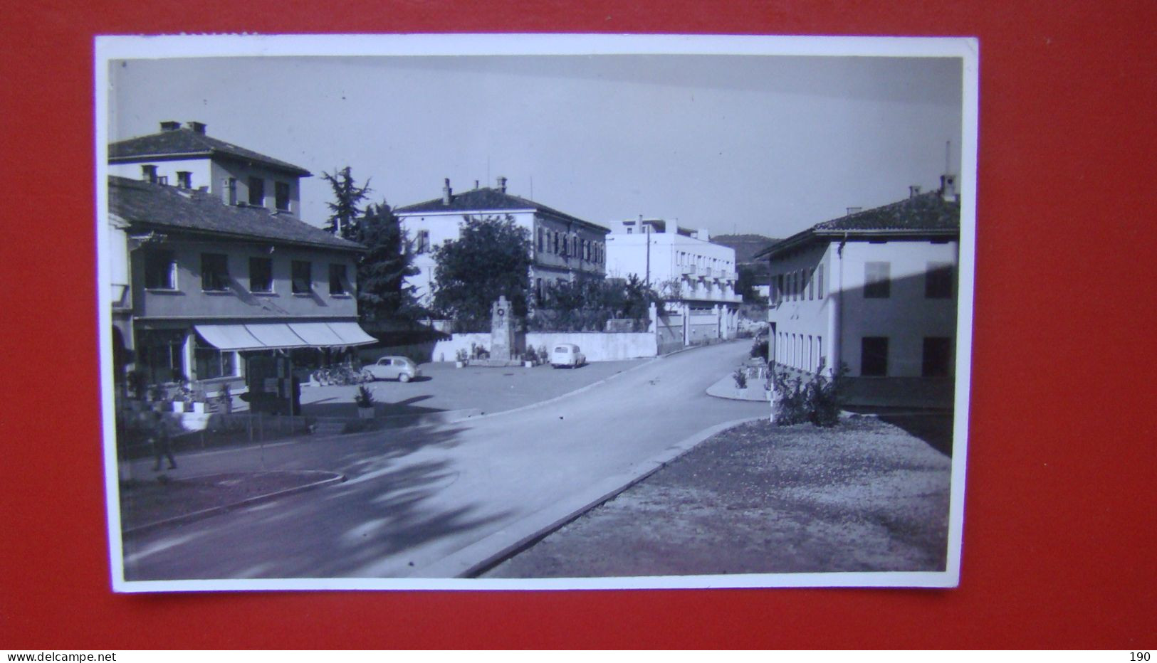 Dobrovo V Brdih.Auto:Renault 4,Zastava-Fico. - Slovénie