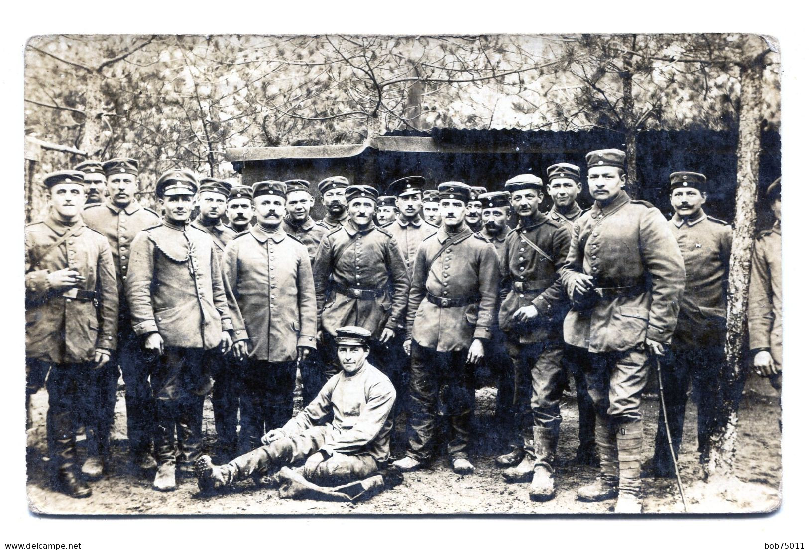 Carte Photo D'officier Et Soldats Allemand Dans Leurs Camp A L'arrière Du Front En 14-18 - 1914-18