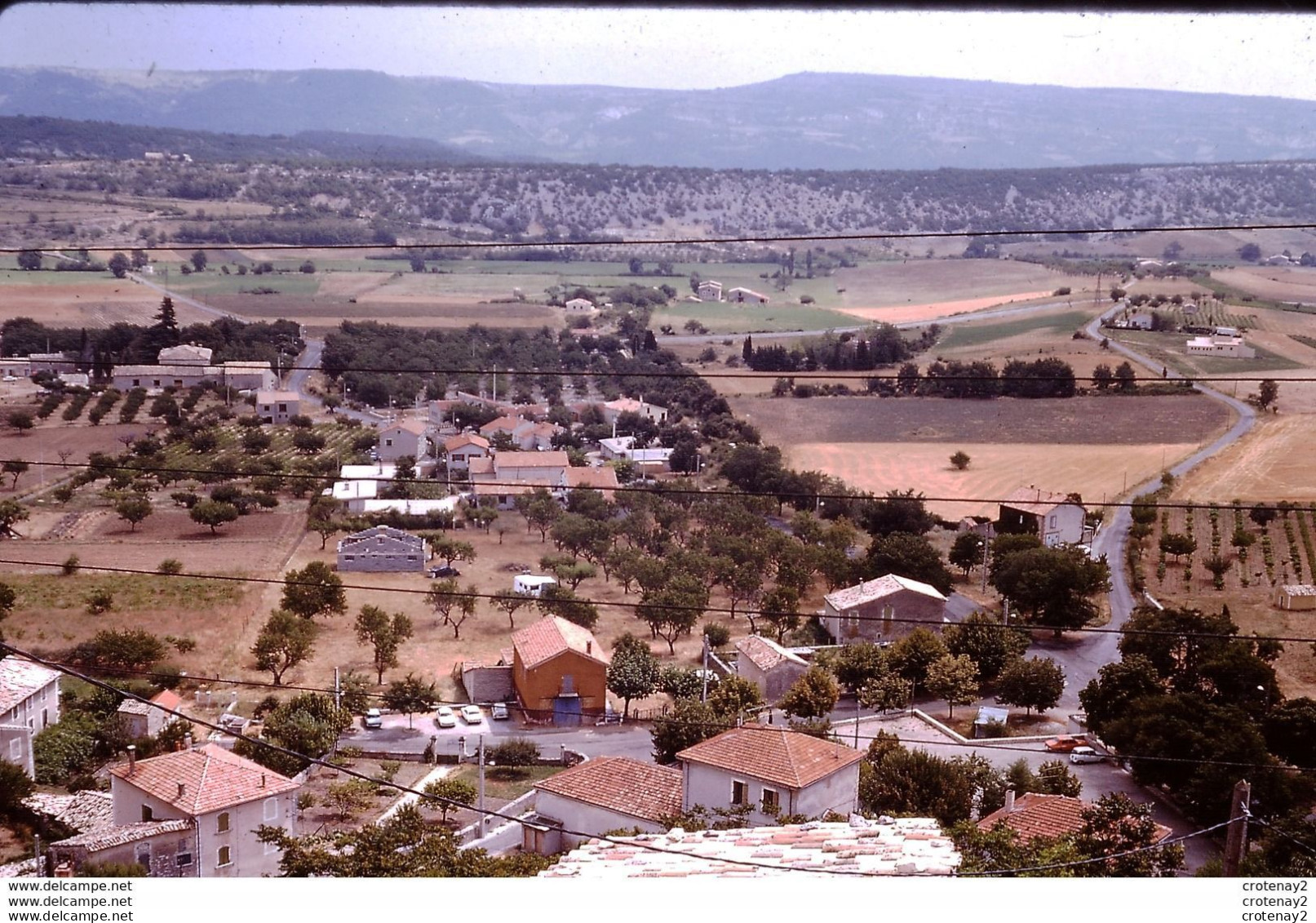 Photo Diapo Diapositive Slide Originale 13 SIMIANE Vue Générale Maison En Construction Le 15/08/1975 VOIR ZOOM - Dias