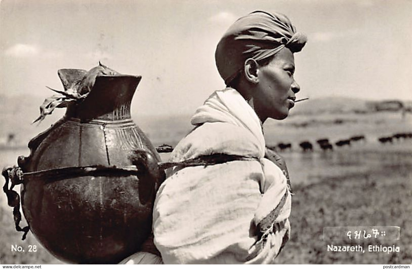 Ethiopia - NAZARETH - A Galla Peasant Woman Carrying Water - Publ. George Talanos - Ethiopia