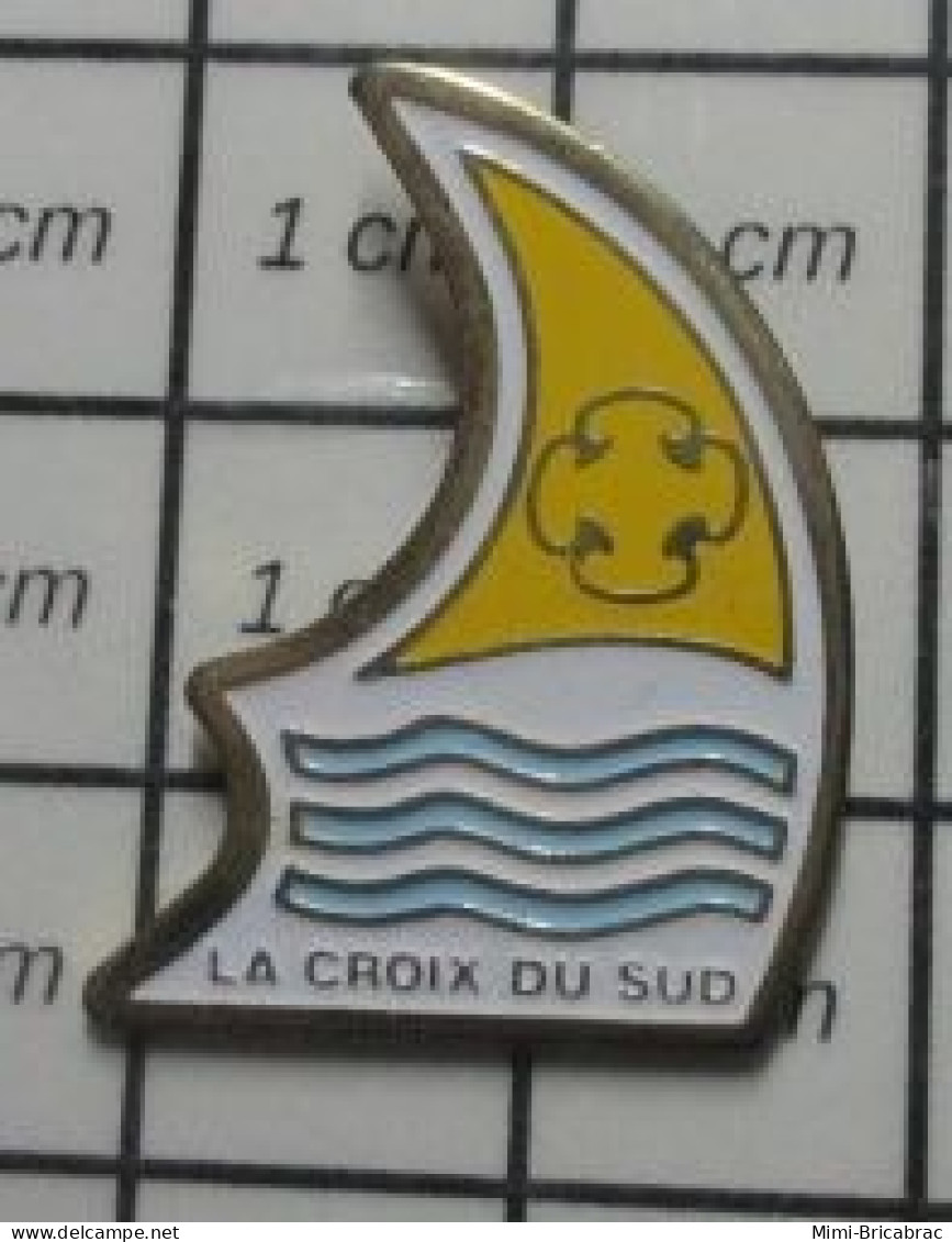 719 Pin's Pins / Beau Et Rare : BATAEUX / VOILE VOILIER LA CROIX DU SUD - Boats